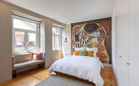 The Kiss - 1 Bedroom Apt With Terrace